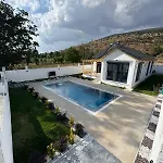 Tugba Luxury Beyciler