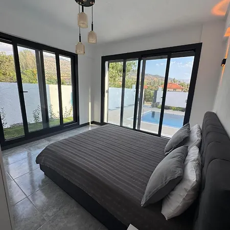 וילה Tugba Luxury