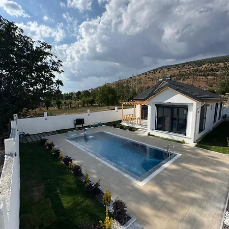 Tugba Luxury Bekciler