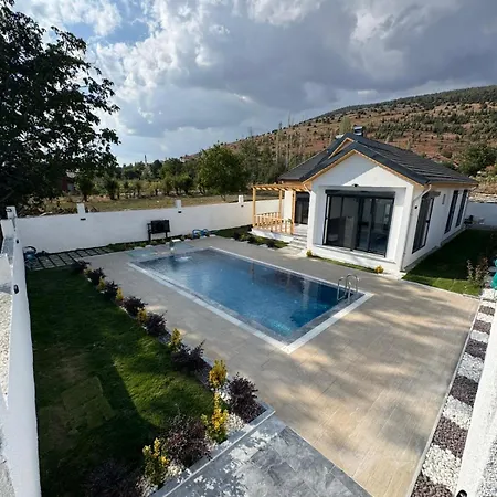 Tugba Luxury Bekciler