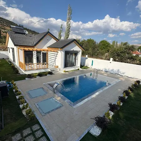 Tugba Luxury Bekciler