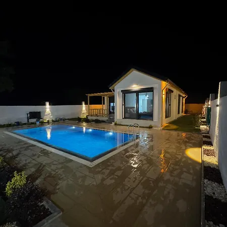 Tugba Luxury *