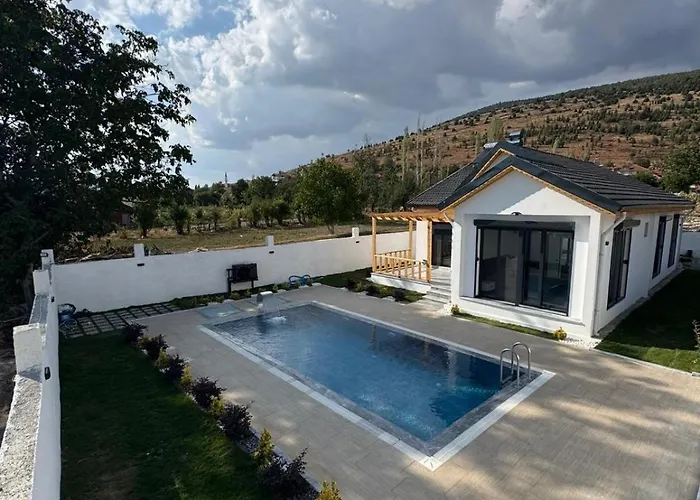 Tugba Luxury Beyciler