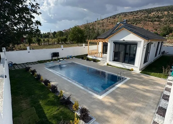 Tugba Luxury Beyciler